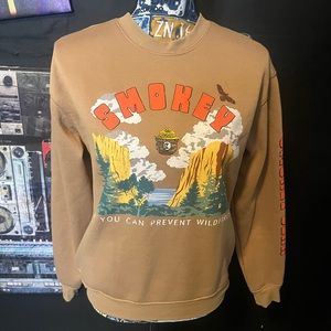 Smokey the bear cozy forest Graphic crewneck pullover sweater/ size small